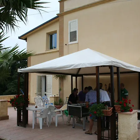 Mozia 住宿加早餐酒店 3*